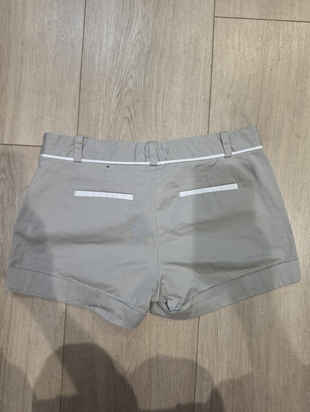 Banana Republic Ryan Fit Khaki Shorts Women's Size 2 Beige Stretch Casual Chino - Picture 2 of 5